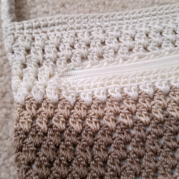 Cute Light Beige and Brown Crochet Knit Weave Shoulder Purse - Picture 4 of 12